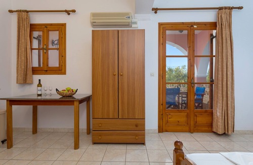 Ano Vasilikos Apartment | Anemomylos Studios - Ground Floor One Bedroom Apartment