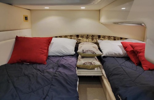 Central Boat Rental | ANGEL KIM