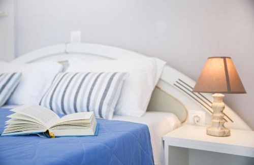 Marathias Apartment | Angela's house by the sea