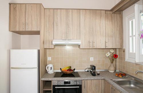 Marathias Apartment | Angela's house by the sea