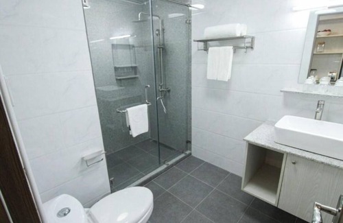 Malabanias Hotel | Angeles City W/Rooftop Pool