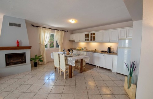 Rantatika Villa | Angelina Villa - Four Bedroom Villa, Sleeps 8