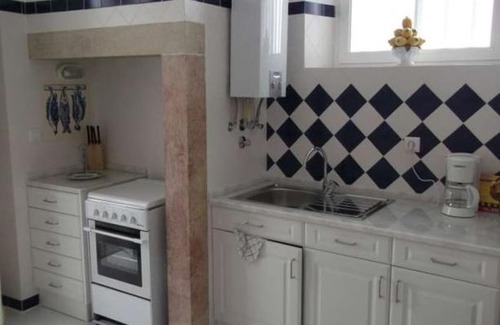 Lisbon Old Town Apartment | Angola Top Floor 6 Bedrooms