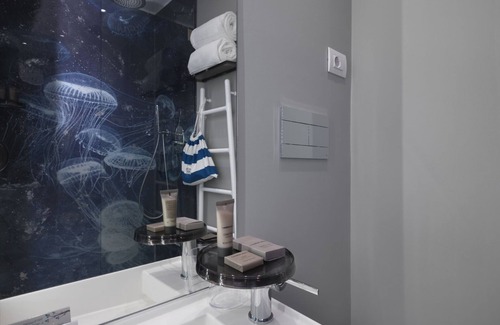 Rho House | Anjoy & Bleev Rooms | OWL | Queen French bed room