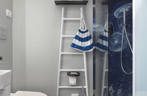 Rho House | Anjoy & Bleev Rooms | OWL | Queen French bed room