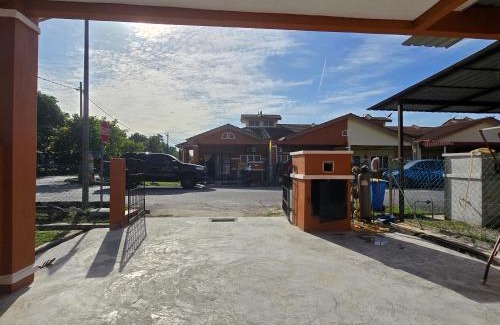 Banting House | Anjung KLIA No 69 With Neflix