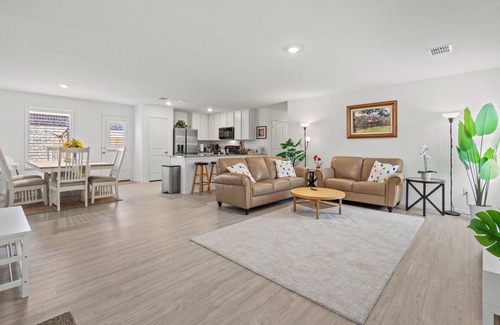 Anna House | Anna Haven, Cozy Family retreat