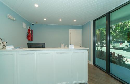 Holmes Beach Hotel | Anna Maria Beach Resort