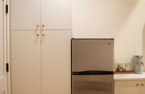 Yamacraw Village Apartment | Annabelle 2A - Studio In The Heart Of Night Life