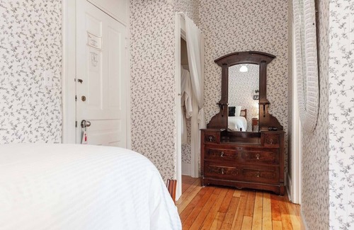 Stratford Apartment | Annabelle Stone Maiden Inn