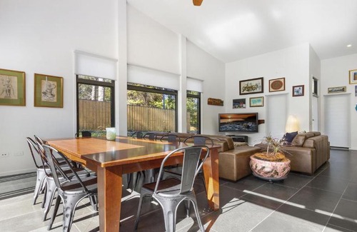 Mossy Point House | Annetts Parade Mossy Point Beach House
