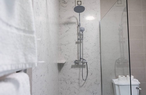 Lisdoonvarna House | Annex @ Ballinalacken Castle in Doolin