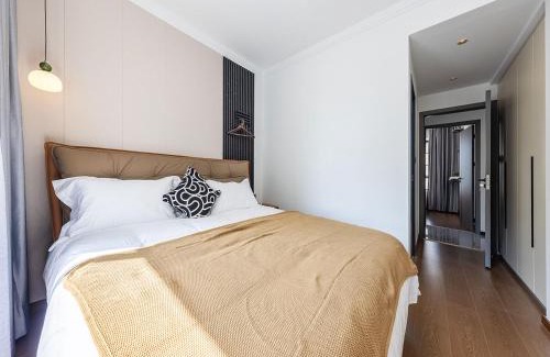 Panlong Apartment | Annie 2704-only 260 metres from Metro Line 2 Exit C of BeiChun