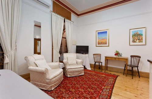 Fremantle House | Annie's Victorian Terrace Accommodation Fremantle