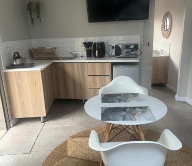 Kempton Park Apartment | Annie’s Place Self Catering 2