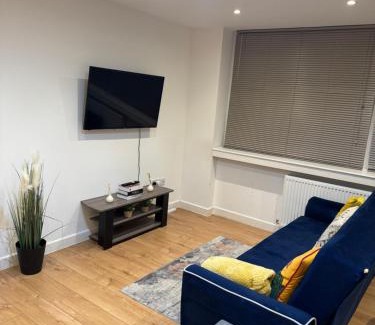 Aylesbury Apartment | Anns cosy retreat