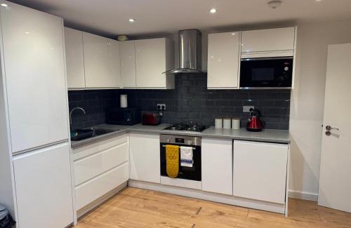 Aylesbury Apartment | Anns cosy retreat