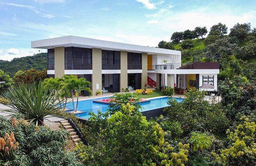 Anapoima Villa | Anp008 - Stunning vacation home in Anapoima