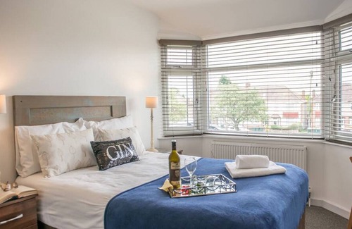 Wyken House | Ansty House Lovely 4-Bedroom House near city centre , Sleeps 7, Coventry - Inspire Homes