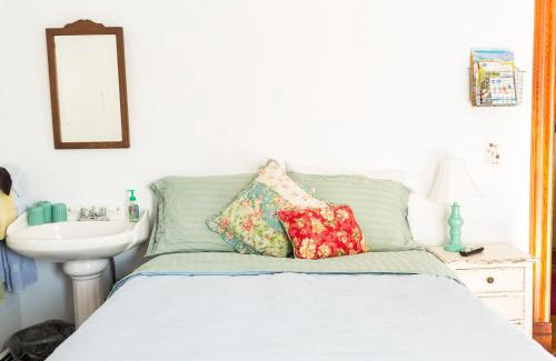 Windham Hotel | Antique Rose Inn Windham