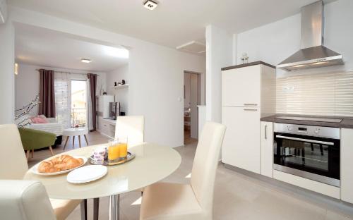 Vrboska Apartment | Antonella