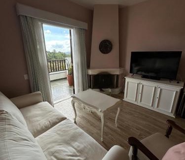 Alto do Capivari Apartment | Apê Rosa no Castelo para Família