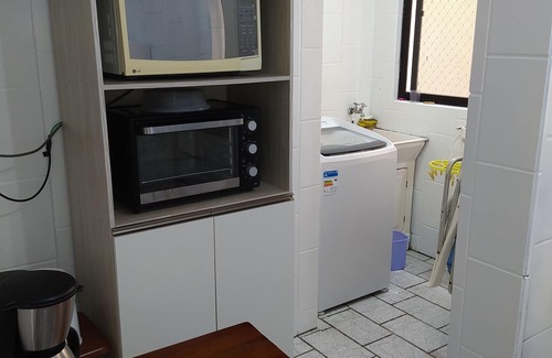 Andorinha Apartment | Ap 2D, Front balcony, BBQ, 1 block from the ocean, air conditioning /fan