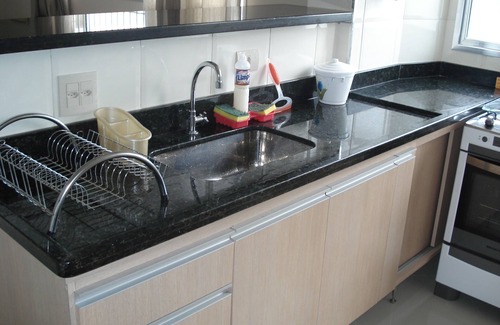 Pitangueiras Apartment | AP GUARUJÁ - 3 SUITES - 70 meters from the BEACH - with free Wi-Fi 400 mega.