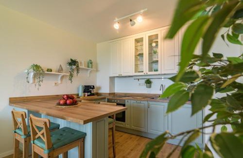 Saints Constantine and Helena Apartment | Apartment A'MORE