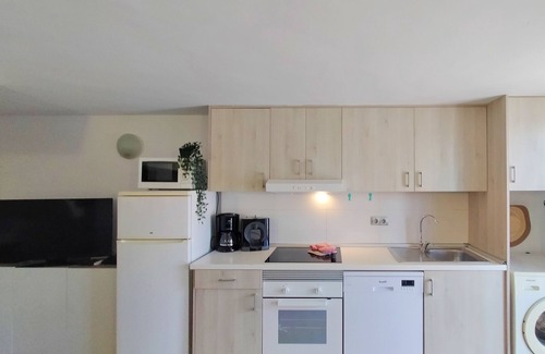 Playa del Aguila House | Apartment First Line on the Beach, Balcony, Swimming Pool, Fast Speed Internet