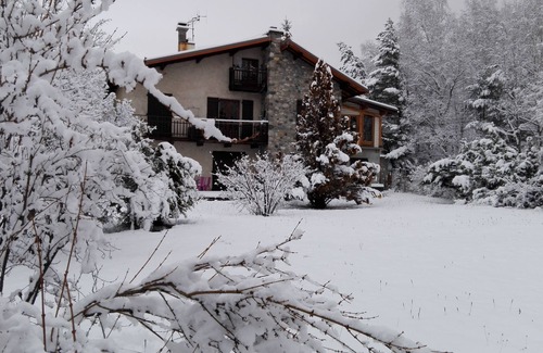 Saint-Martin-de-Queyrieres Apartment | Apartment on the ground floor between Serre Chevalier and the Parc des Ecrins