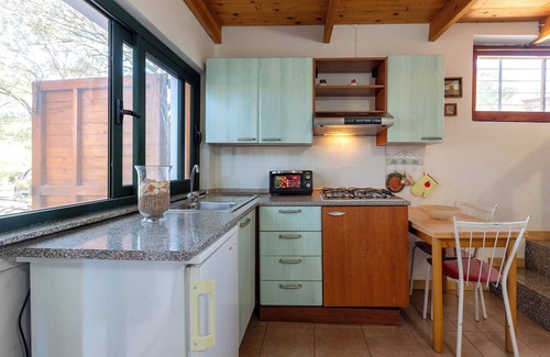 Paduledda Apartment | Apartment 'Monolocale' with Sea View, Private Garden and Air Conditioning