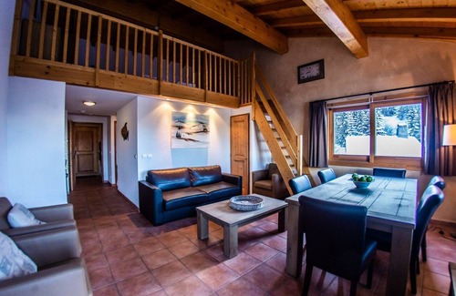 Saint-Francois-Longchamp House | Apartment for 6 people. In the center of Saint François Longchamp located on the slopes.