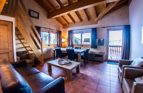 Saint-Francois-Longchamp House | Apartment for 6 people. In the center of Saint François Longchamp located on the slopes.