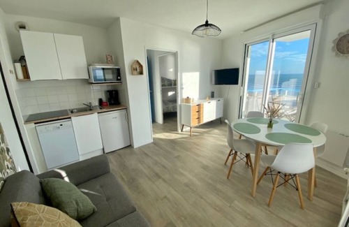 Saint-Gilles-Croix-de-Vie Apartment | APARTMENT WITH SEA VIEW