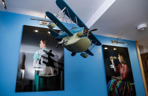 Bedford Apartment | ApArt Gallery Apartment 2, Stylish 3- Bed , Free Parking ,Sleeps 6