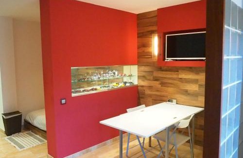 Sant Andreu de Llavaneres Apartment | apartamento aislado jardín y piscina