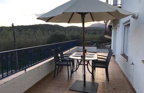Llanca Apartment | Apartament amb terrassa i parking