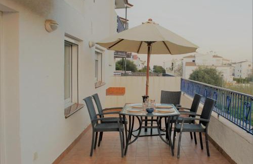 Llanca Apartment | Apartament amb terrassa i parking