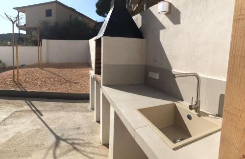Llanca Apartment | Apartament amb terrassa i parking