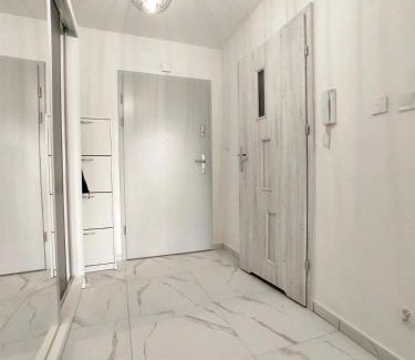 Kielce Apartment | Apartament Julia 1-3 os I piętro z balkonem i garażem