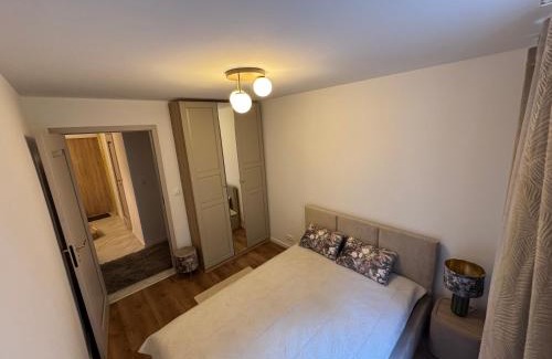 Wawer Apartment | Apartament - Mieszkanie, nocleg przy Centrum Zdrowia Dziecka - Warszawa Międzylesie Wawer - Dzięcieliny 15