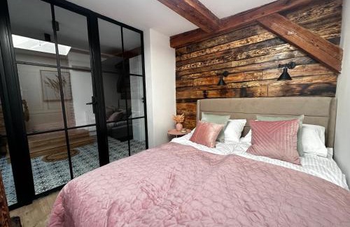 Stare Miasto Apartment | Apartament Miodowy - DARMOWY PARKING - KlMATYZACJA - WIFI