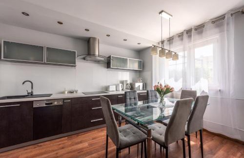 Krakow Apartment | Apartament PARYSKI 4 pokoje 90m2 2 poziomy Ogród Oranżeria