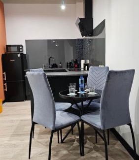 Srodmiescie Apartment | Apartament POD MURALEM