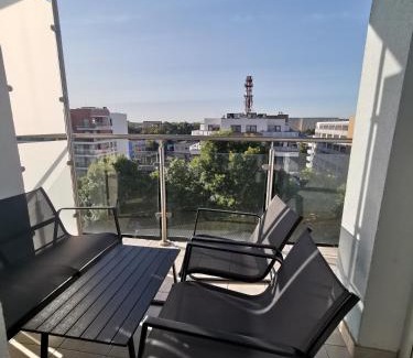 Dzielnica Uzdrowiskowa Apartment | Apartament prywatny salon z aneksem kuchennym, sypialnią w hotelu DIVA
