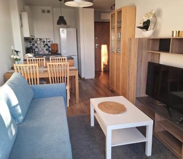 Serock Apartment | Apartament Złoty Trójkąt z garażem podziemnym INTERNET światłowodowy 1000 Mbs Telewizja kablowa 205 programów