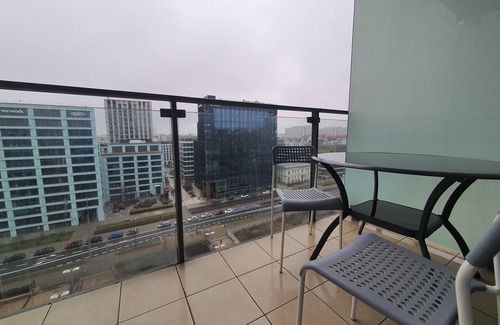 Mirow Apartment | Apartament z widokiem na centrum miasta, basen i sauna jest w cenie,