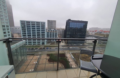 Mirow Apartment | Apartament z widokiem na centrum miasta, basen i sauna jest w cenie,