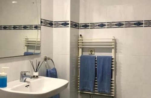 Jesus Apartment | Apartamento cómodo y espacioso con parking